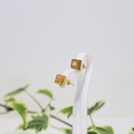 ギベオン&天然ダイヤモンド18金ピアス　ペア