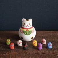 豆豆八色 招き猫　8 colored miniature lucky cats