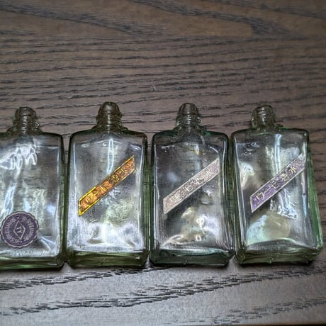 【アンティーク】 大正ロマン〜戦前 昭和レトロ 薬瓶・国産香水瓶・薬管 大量セット（当時の中身・レア紙ラベル付き）