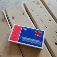 チェコの箱入りホチキス針