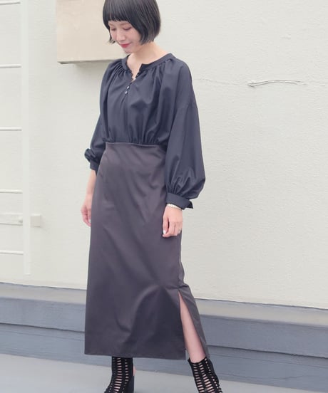 tuck  one-piece￥38,500→￥19,250