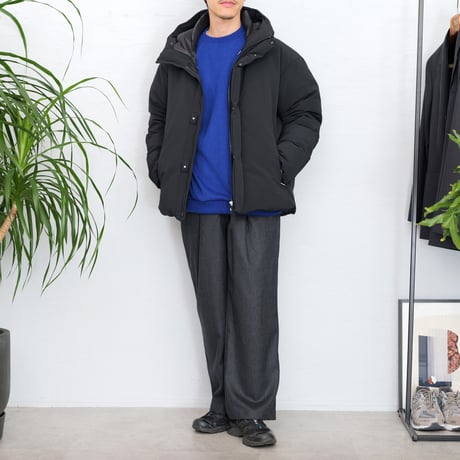 ロイヤルブルーニットソー