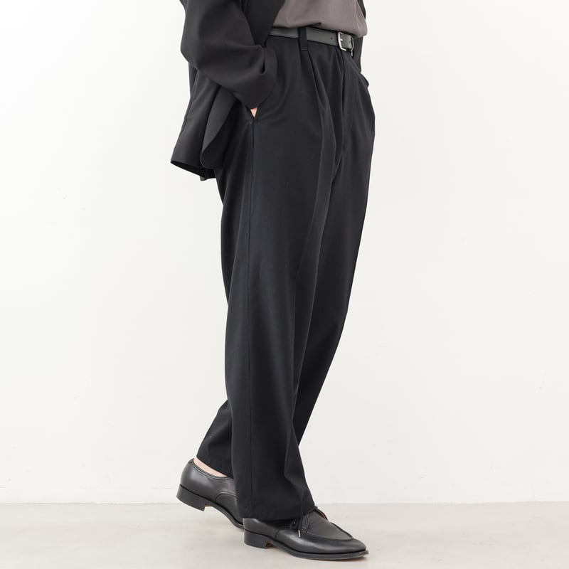 Futu-no-KURO-Pan | So｜大人に似合う”少数精鋭”の定番服