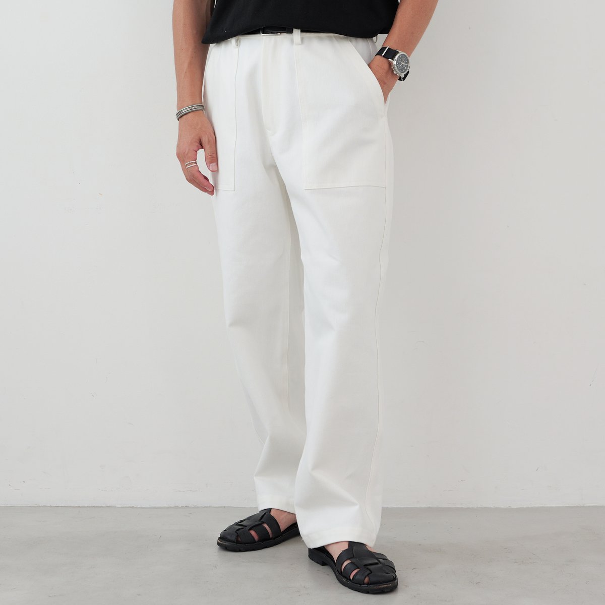 White Denim Baker Pants | So｜大人に似合う”少数精鋭”の定番服
