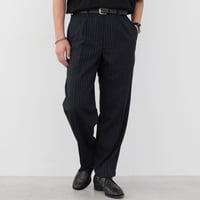Gray Slacks | So｜大人に似合う”少数精鋭”の定番服