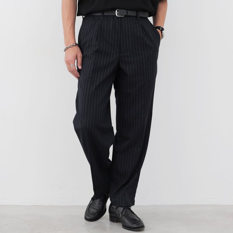 Stripe Slacks | So｜大人に似合う”少数精鋭”の定番服