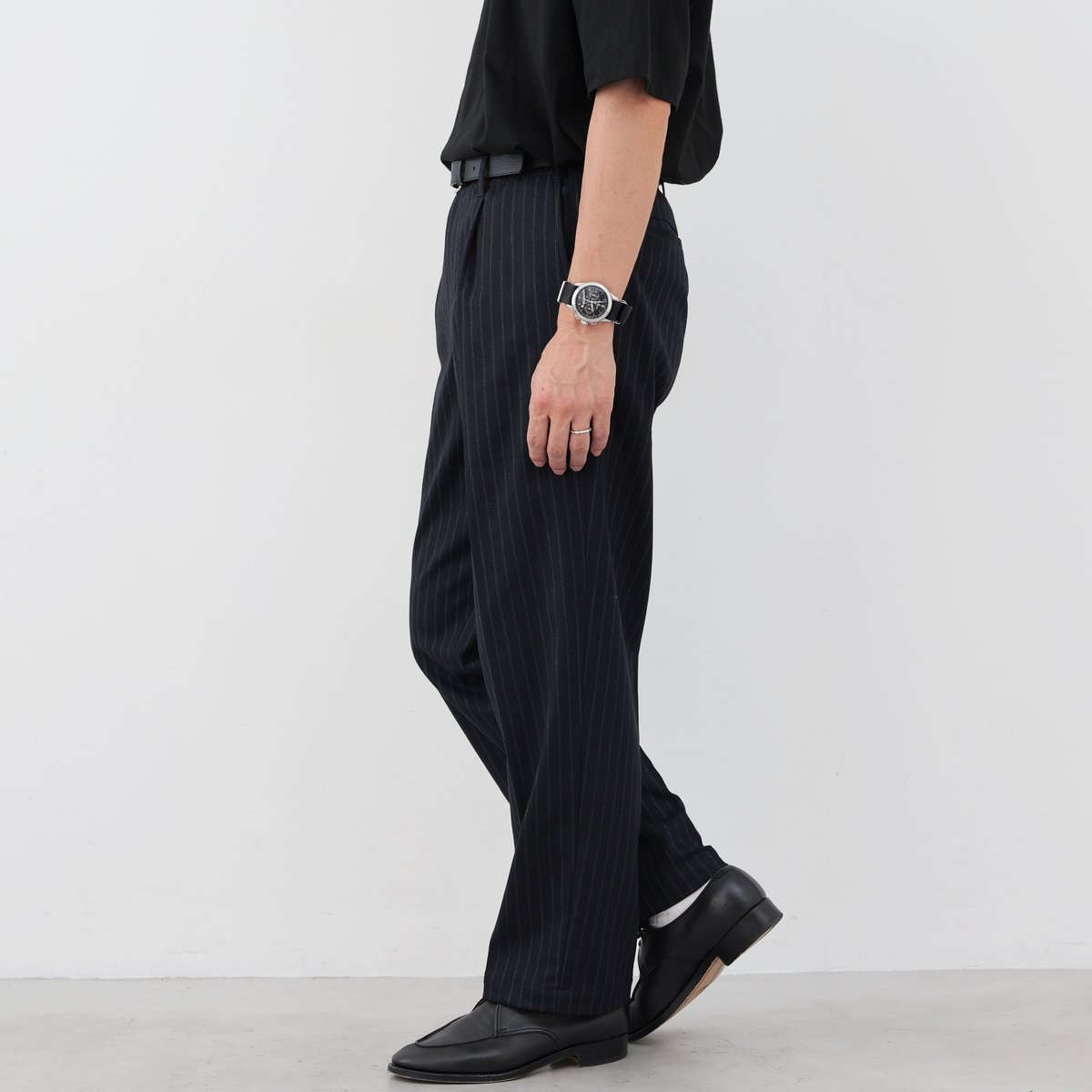 大山シュン【So】ネイビーストライプパンツ/Futu-no-Stripe So New] Striped pants now on sale! We'll explain them in