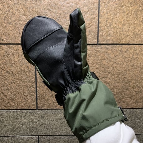 手の出るグローブ🥊ミトンタイプ【ウェアの袖の中に入れるグローブ】