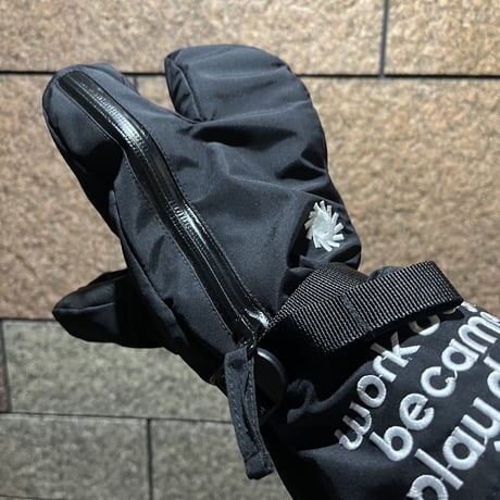 手の出るグローブ🥊オーバーロブスタータイプ【2ウェイ・袖に被せても入れても使えます】