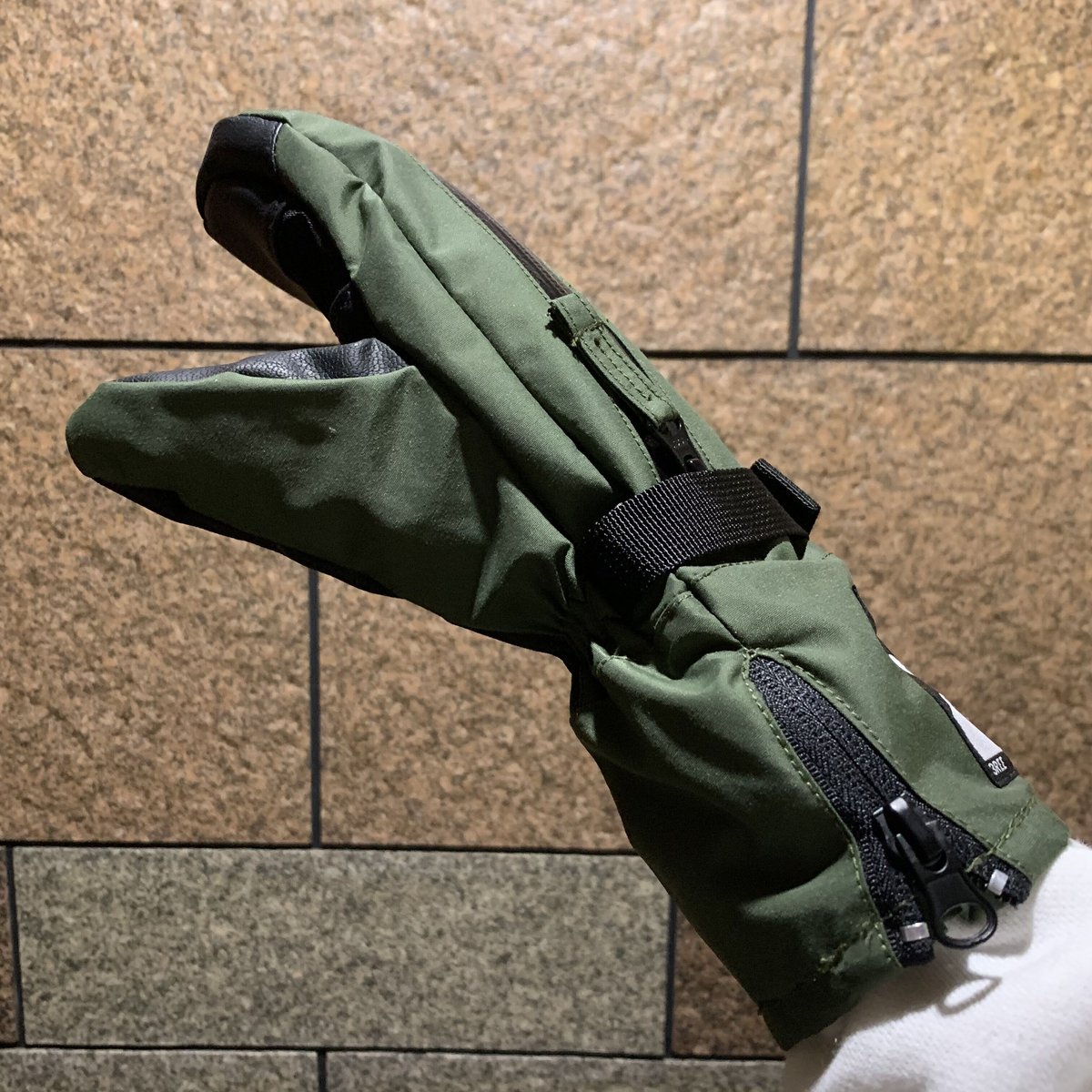 手の出るグローブ⚡️ミトンタイプ【ウェアの袖の中に入れる