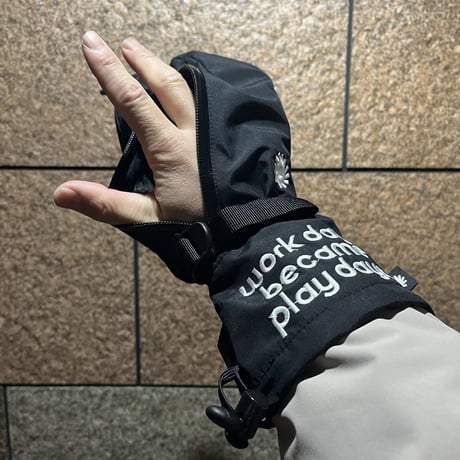 手の出るグローブ🥊オーバーロブスタータイプ【2ウェイ・袖に被せても入れても使えます】