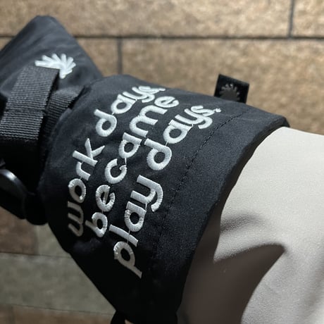 手の出るグローブ🥊オーバーロブスタータイプ【2ウェイ・袖に被せても入れても使えます】