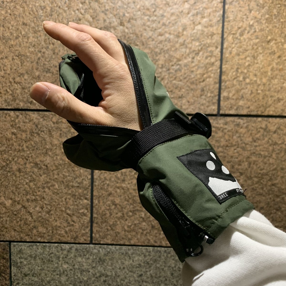 手の出るグローブ⚡️ミトンタイプ【ウェアの袖の中に入れる