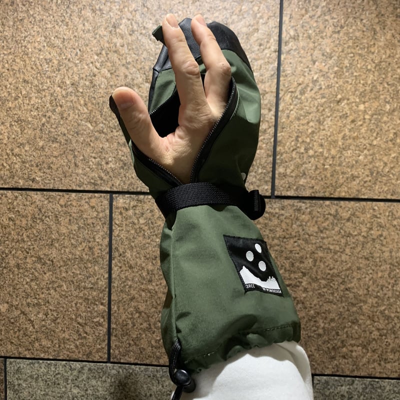 手の出るグローブ⚡️オーバーミトンタイプ 【ウェアの袖に被せて使え