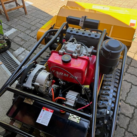 800mm ハンマーナイフ ディーゼル ラジコン草刈機 TimberCat NS1