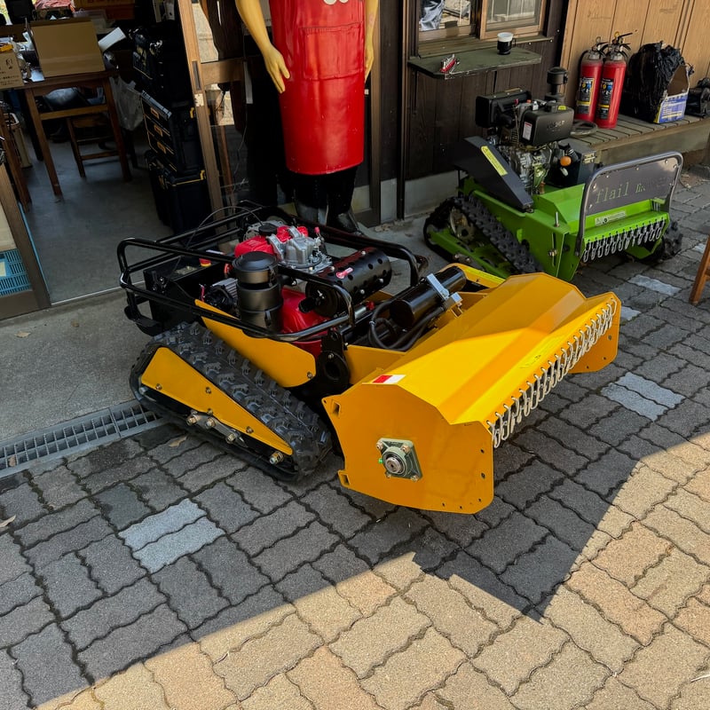 800mm ハンマーナイフ ディーゼル ラジコン草刈機 TimberCat NS1