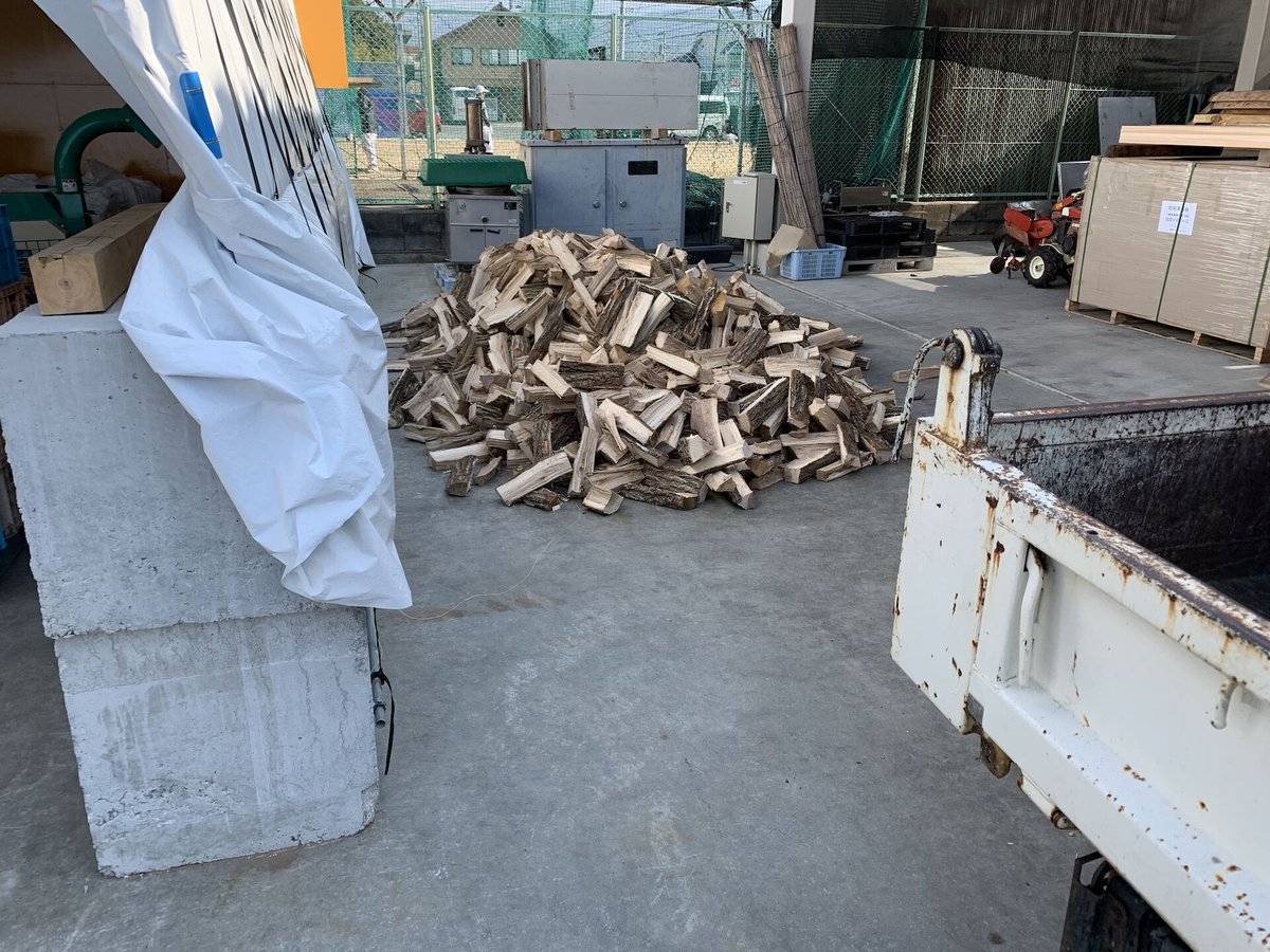 コナラ・クヌギ 薪 約 35cm 約 350kg（熱処理・愛媛在庫） | Hearth and