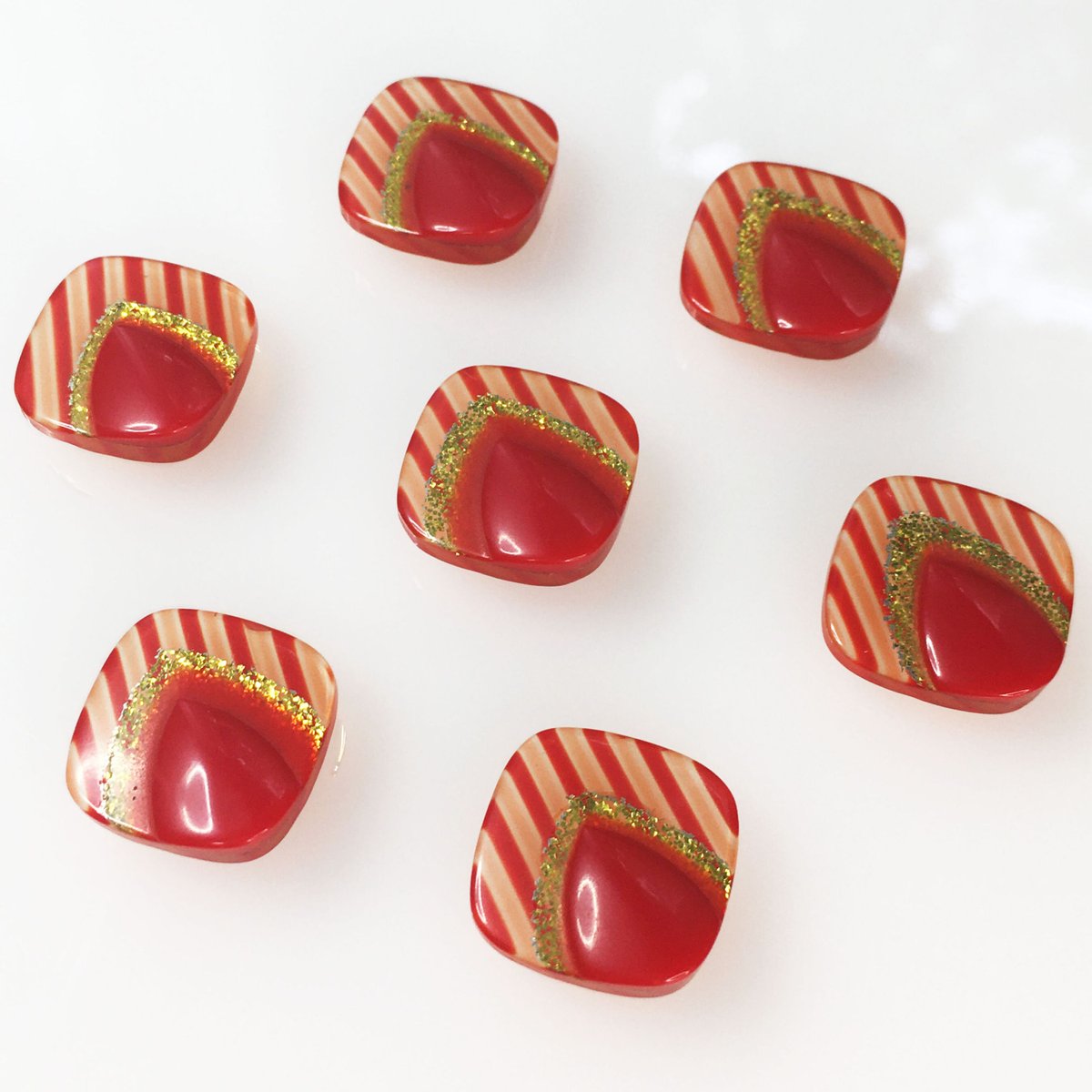 ヴィンテージボタン／レッドスクエア／シャンク | Perch Branch