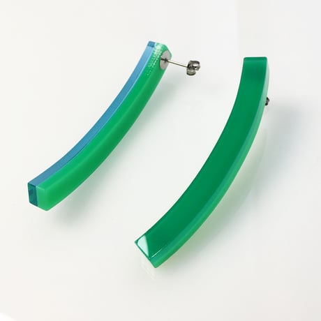 カッコつけるピアス ・イヤリング／クリアブルー×エメラルド