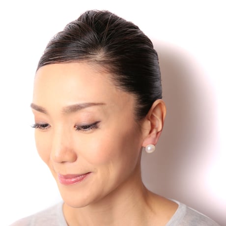 バロックパールピアス　ホワイト