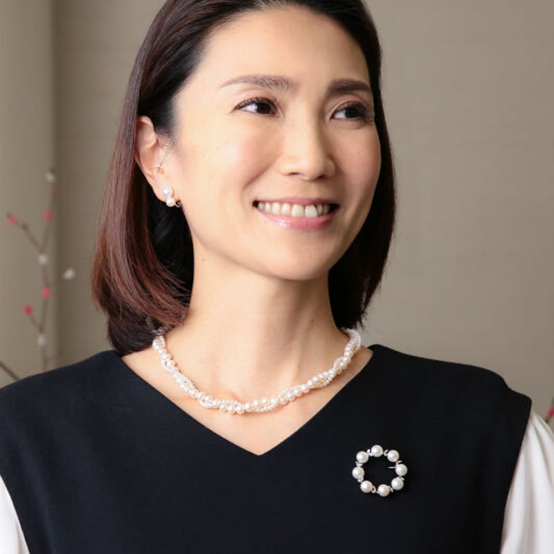 リーフパールブローチ オリジナルポーチ付　美品 リーフパールブローチ オリジナルポーチ付 美品