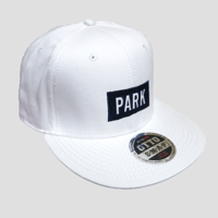 PARK - LOGO Snapback Cap (white/nany)