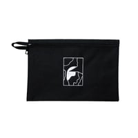 Shin Sakiura - NOTE フラットポーチ (black / M)