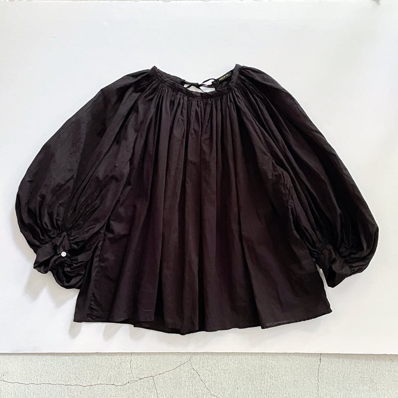 R&D.M.Co- 2024 GATHER SMOCK ブラウス ブラック R&D.M.Co- 2024 GATHER SMOCK ブラウス ブラック