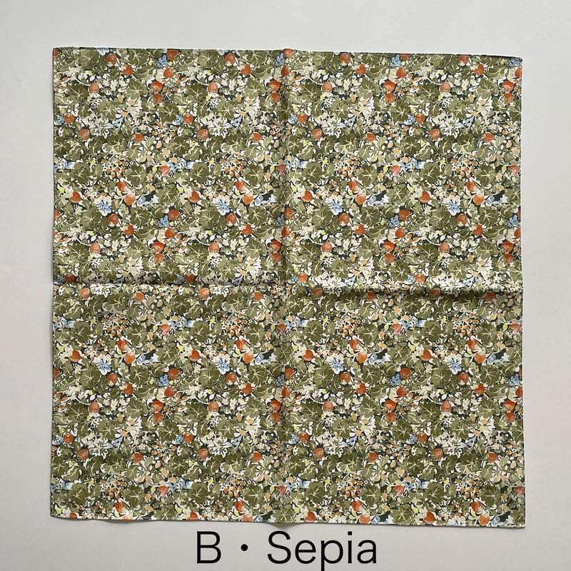 【新品】R&D.M.Co- WILD BERRY FELD LAWNバンダナ R&D.M.Co- bandanna/WILD BERRY FIELD LAWN | zak