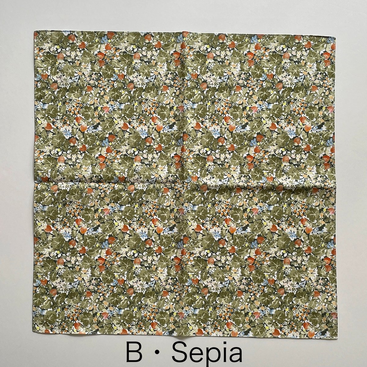 R&D.M.Co- bandanna/WILD BERRY FIELD LAWN | zak