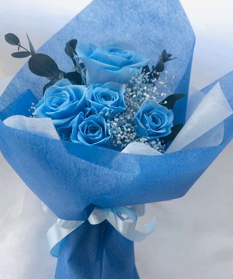 プリザーブドフラワー綺麗な空色のブルーローズ5輪のふんわり花束