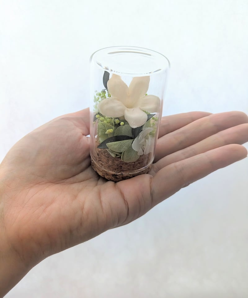 プリザーブドフラワー／クリーム色ジャスミンと小花のミニガラスボトル