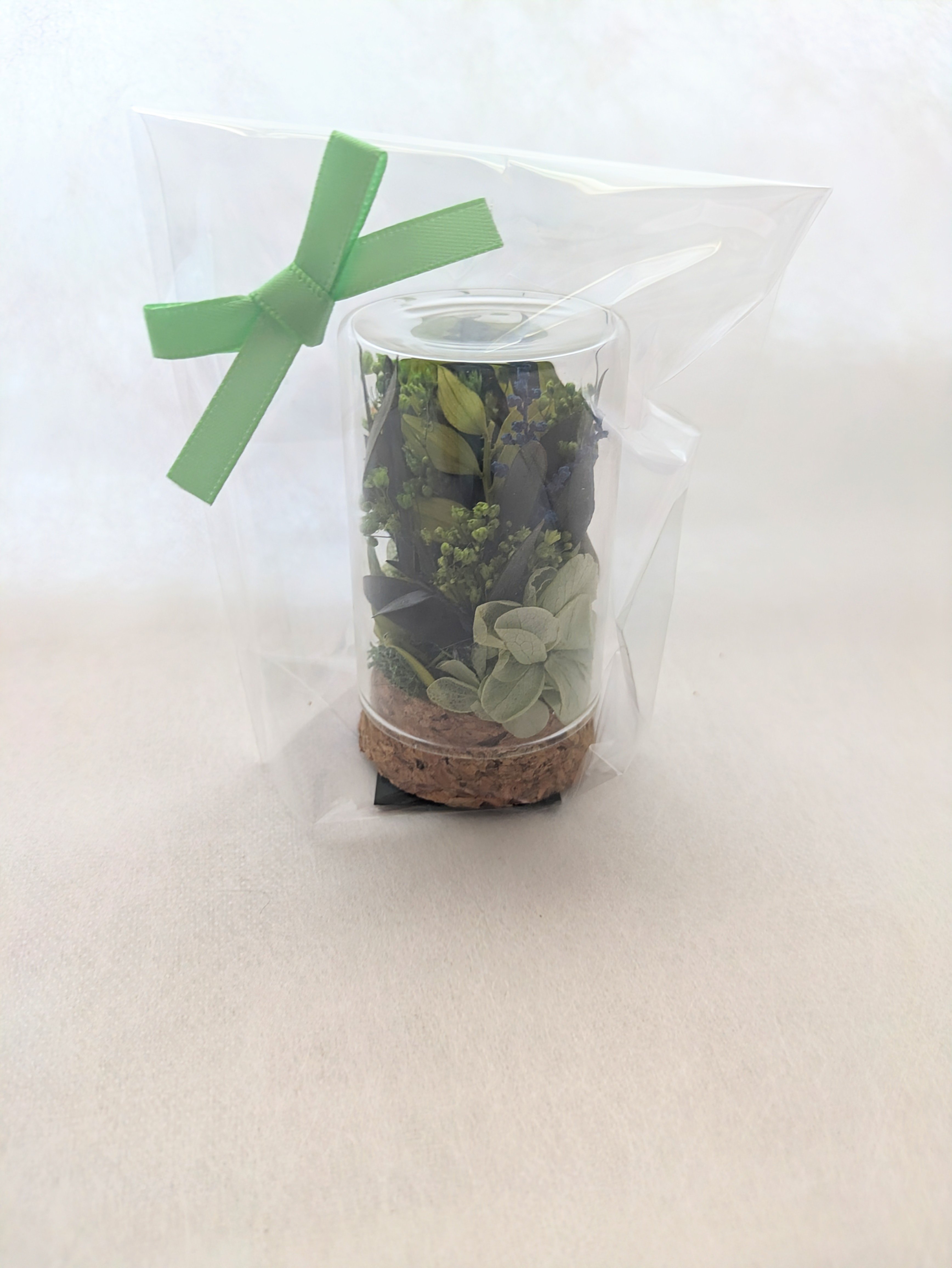 ハンドメイド ガラスボトル ミニチュアの家と植物　フィリピン　セブ島購入品 プリザーブドフラワーグリーン／小さな自然のミニガラスボトルギフト