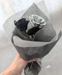 プリザーブドフラワーガラスの靴ギフト／黒薔薇とゴールドローズのリボンの魔法の靴 プリザーブドフラワー／ガラスの靴シリーズ黒薔薇とゴールドローズ／黒