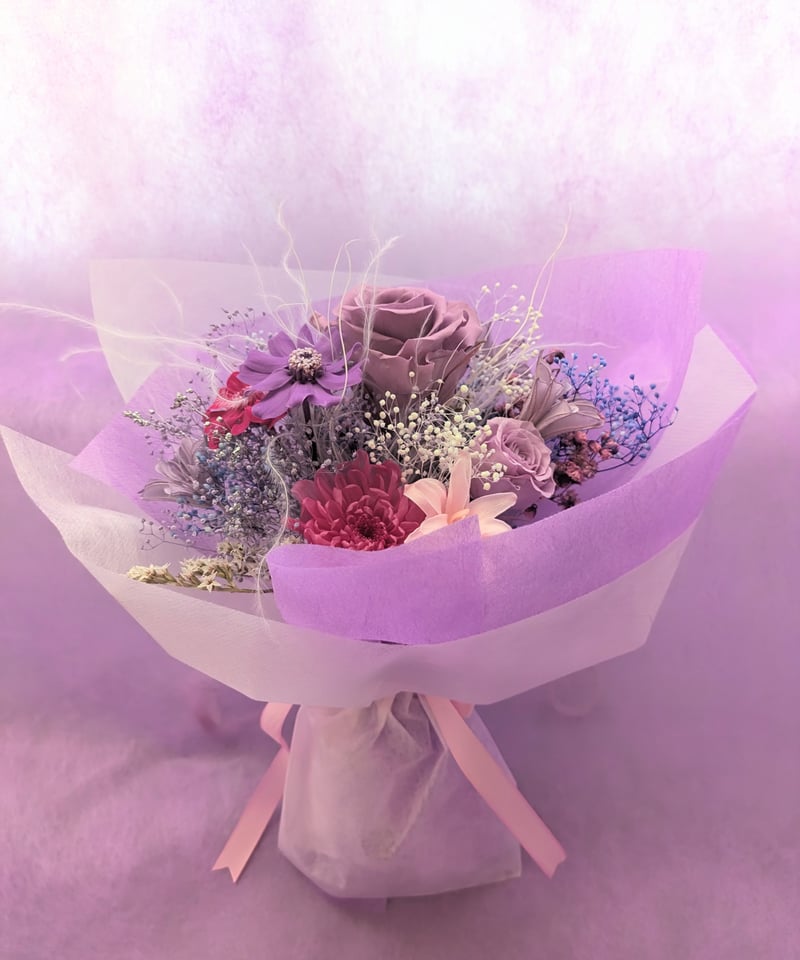 プリザーブドフラワーラベンダーとフローラルな香り漂うフレグランス