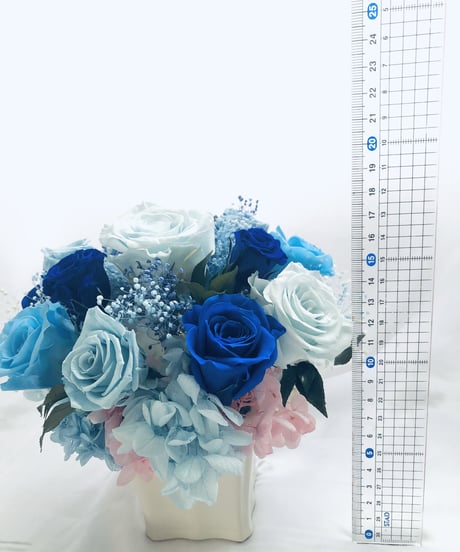 プリザーブドフラワーブルーローズの奇跡と祝福／ 陶器花器アレンジ／フラワーケース付き