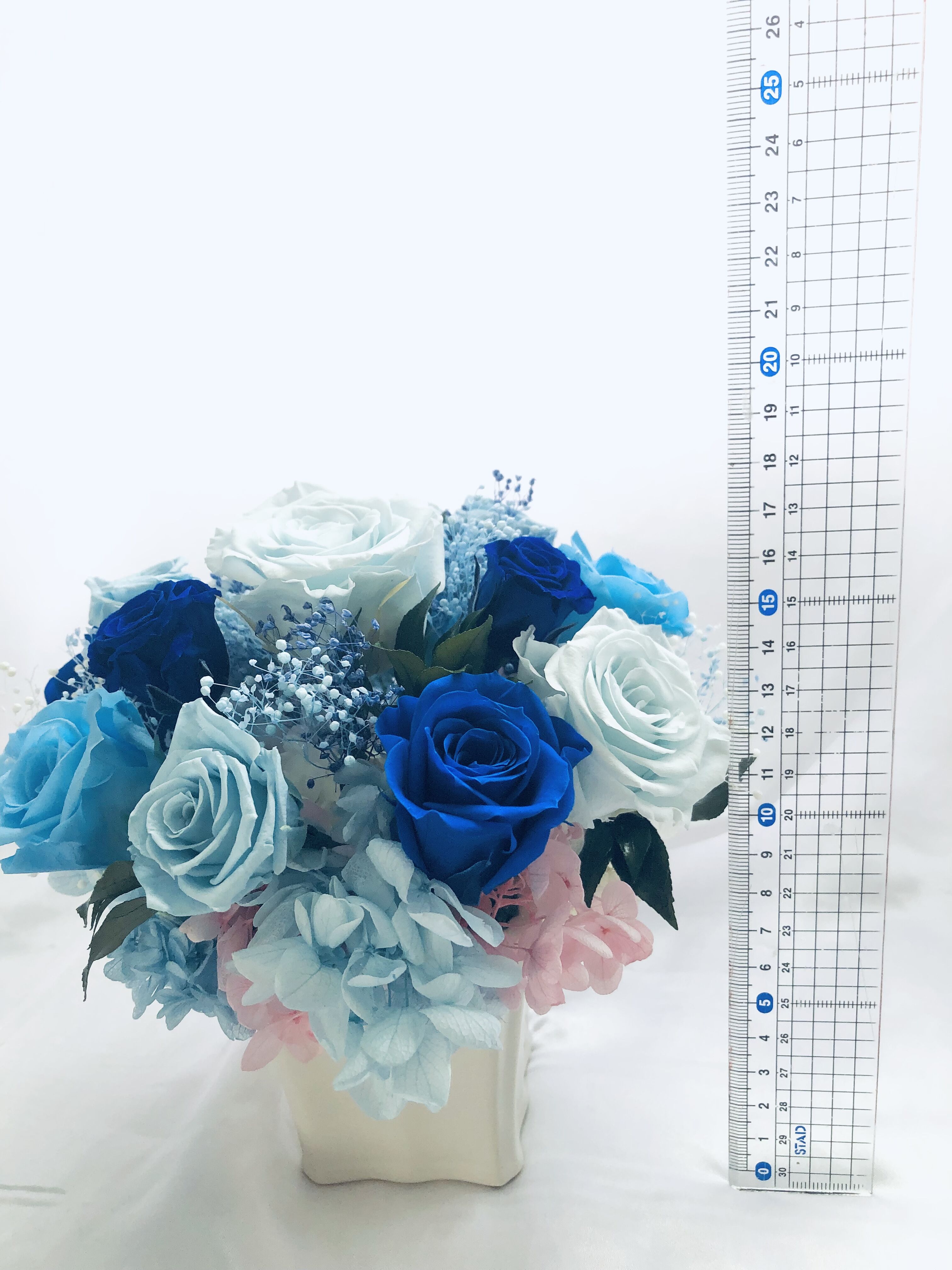 プリザーブドフラワーブルーローズの奇跡と祝福／ 陶器花器アレンジ