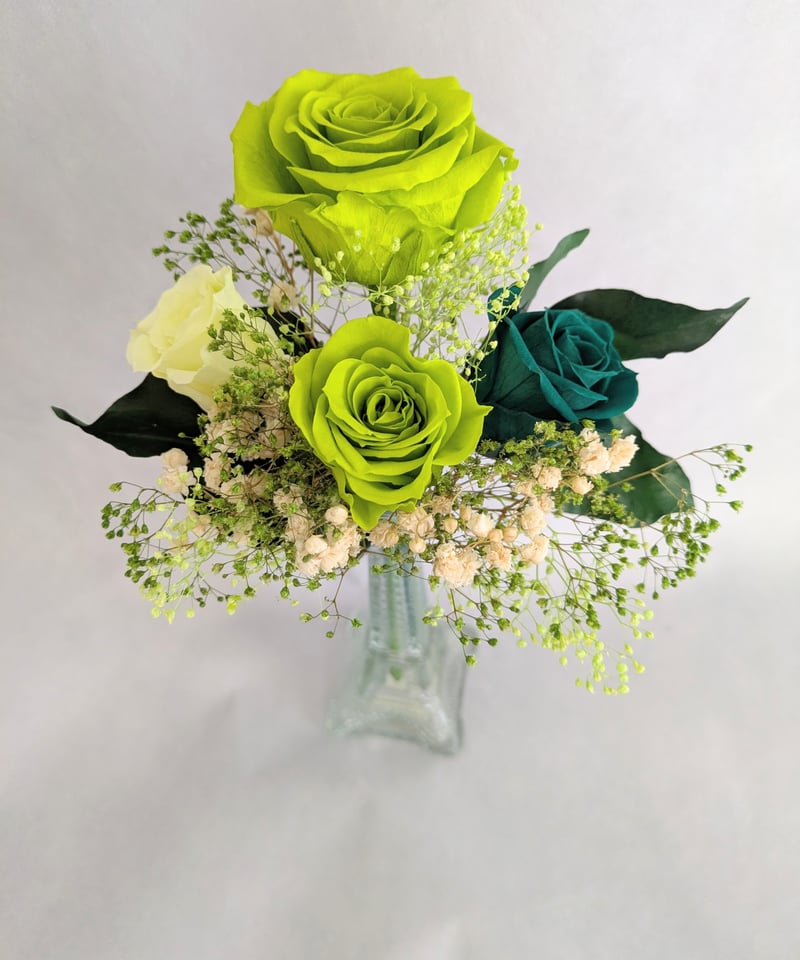 新緑のグリーンリース　バラ　クリスマスローズ　ドライフラワー 新緑のグリーンリース バラ クリスマスローズ ドライフラワー