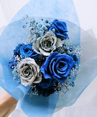プリザーブドフラワー／薔薇と小花の枯れない花束／青い薔薇とシルバーローズ／記念日お祝い