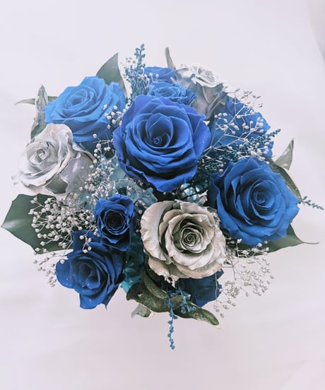 青い薔薇とシルバーローズアレンジ/プリザーブドフラワー夜空の輝き（フラワーケースリボンラッピング付き）