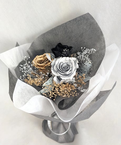 プリザーブドフラワー花束／金、銀、黒の3色の薔薇と小花の宝石の輝き