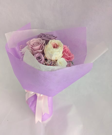 プリザーブドフラワー花束／パープルピンクローズとかすみ草のふんわりエレガンス