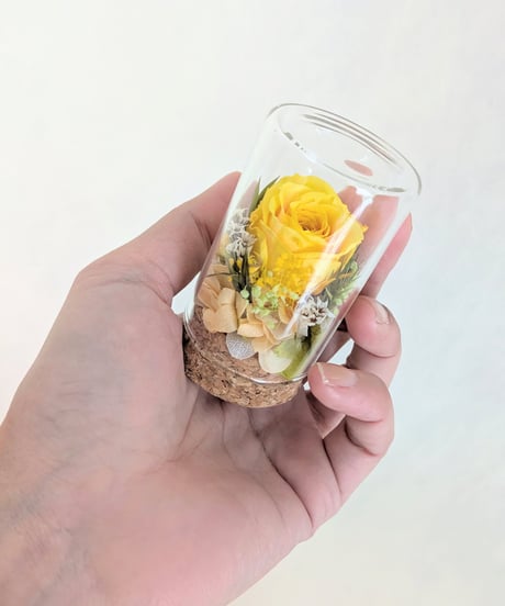 プリザーブドフラワー／黄色の薔薇と小花のミニガラスボトルギフト（幸せギフト♡）
