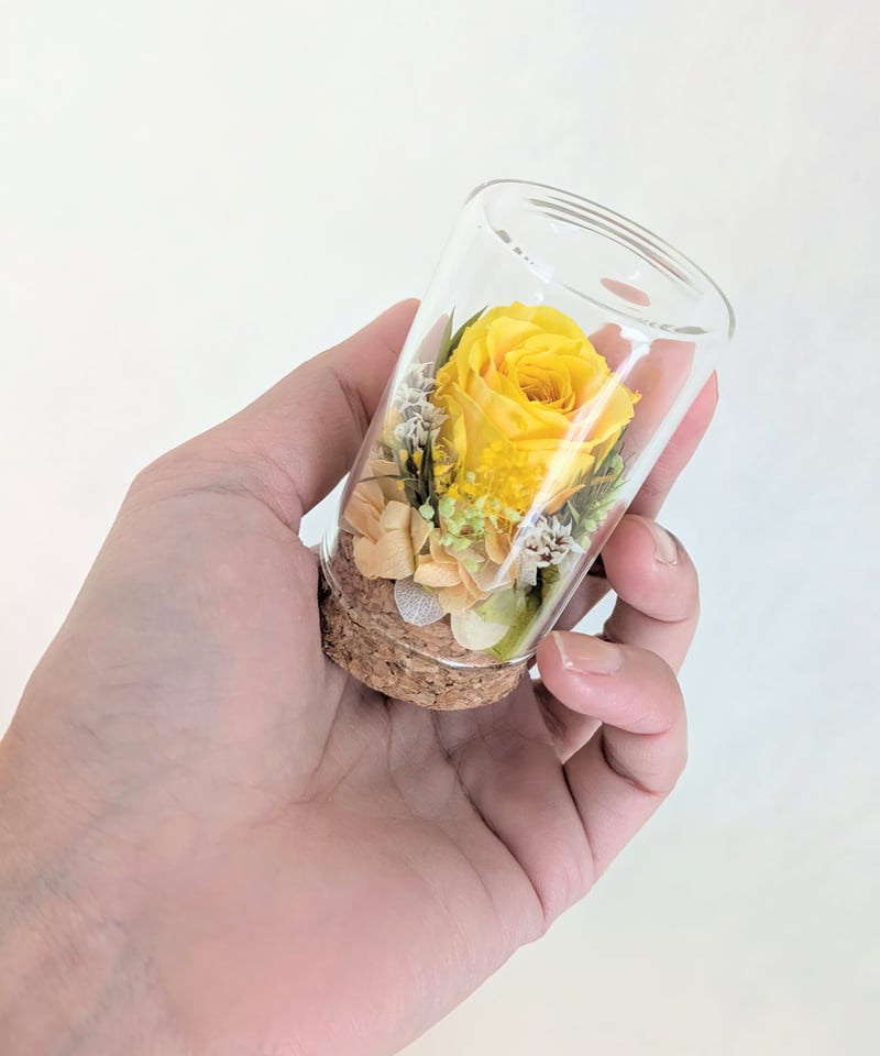 プリザーブドフラワー／黄色の薔薇と小花のミニガラスボトルギフト