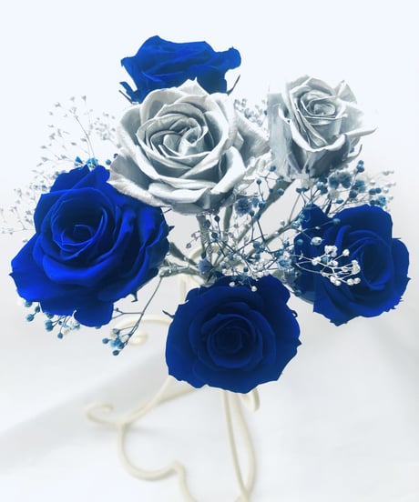 プリザーブドフラワー青とシルバーローズの6輪 花束（花束ラッピング）