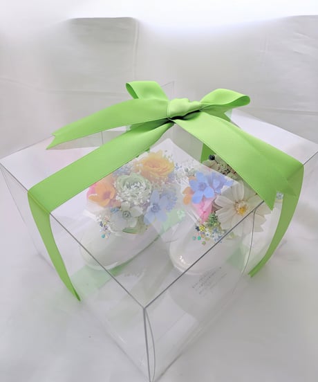 【ベビーシューズアレンジ／赤ちゃんの吐息プリザーブドフラワー／フラワーケースにリボンラッピング付き】
