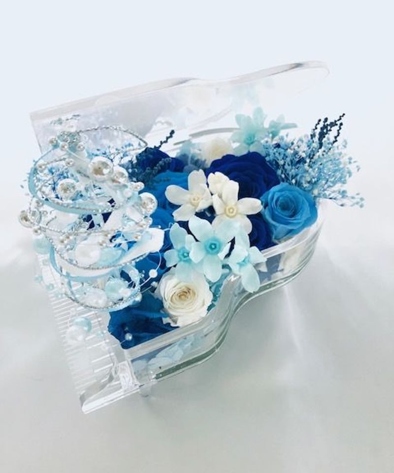アクア薔薇カボション♡シャラシャラフラワー×ブルークリア大ぶりドロップピアス♡ プリザーブドフラワー／グランドピアノシリーズ黒薔薇の魔法発動中