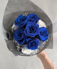 プリザーブドフラワー青とゴールドローズの6輪 枯れない花束（花束