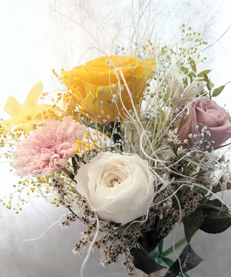 プリザーブドフラワー／黄色の薔薇と小花のふんわり陽だまりの花束