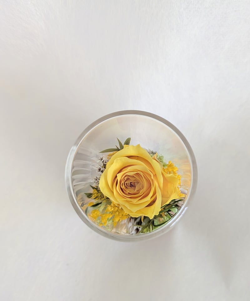 プリザーブドフラワー／黄色の薔薇と小花のミニガラスボトルギフト